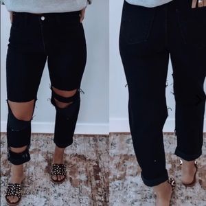 Black boyfriend jeans